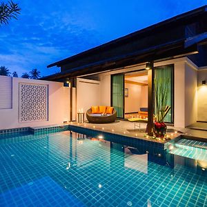 Club Pool Villa